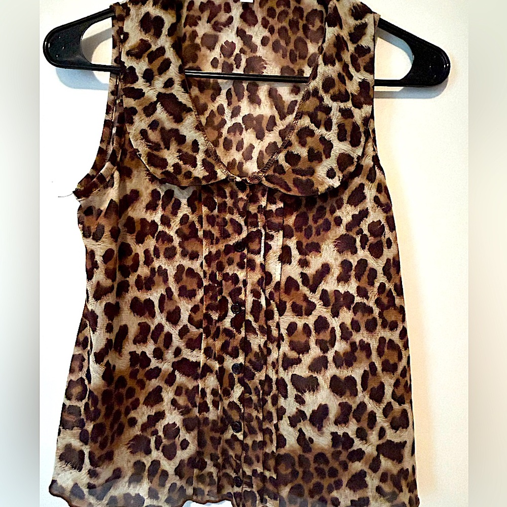 JULIES Leopard Sleeveless Top. Button down, lapel collar   Size S